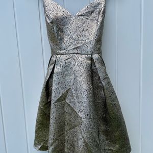 Junior’s WINDSOR special occasion dress